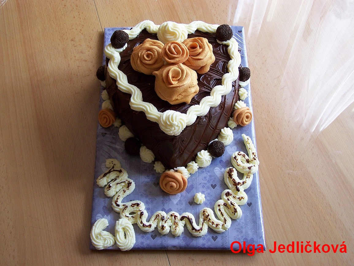 dort čoko s růžemi 004.jpg