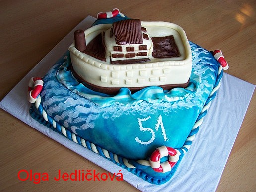 dort moře s lodí