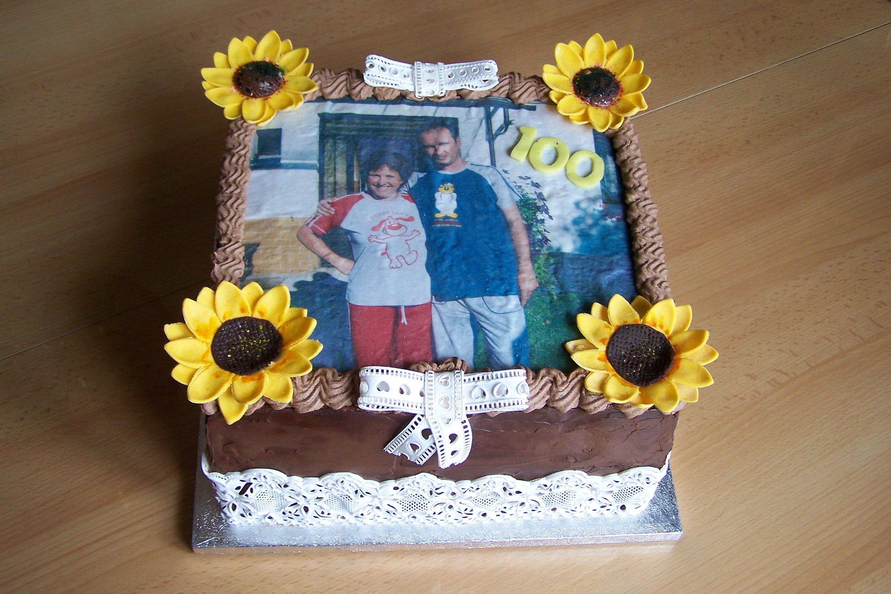dort s jedlým obrázkem ,jedlá krajka-dohromady 100 let 
